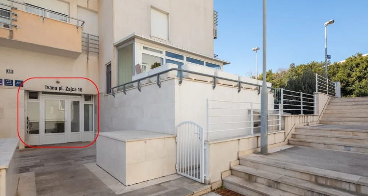 Apartment Zenta With Terrace & Sea View, 4 Min Walk To The Beach