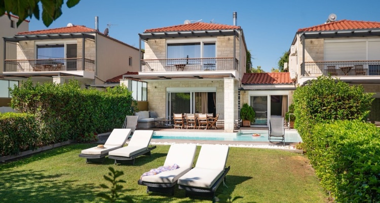 Sunny Exclusive Dio In Chaniotis
