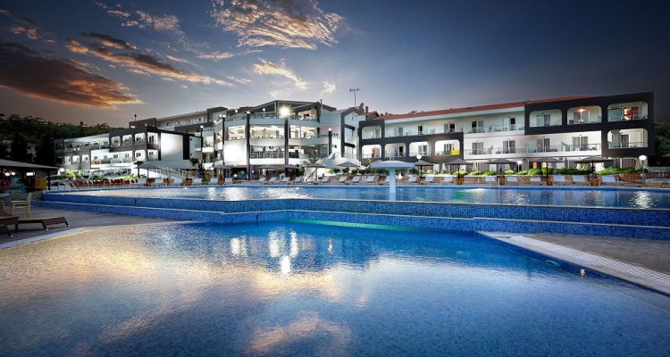 Hotel Blue Dream Palace Tripiti Resort