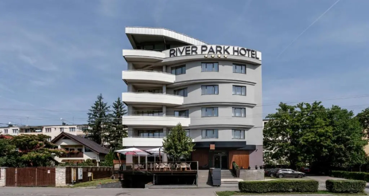 Hotel River Park