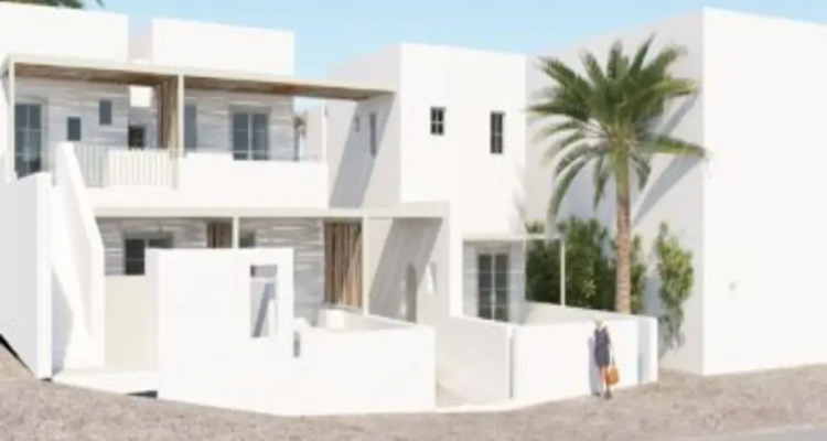 Mr & Mrs White Suites & More