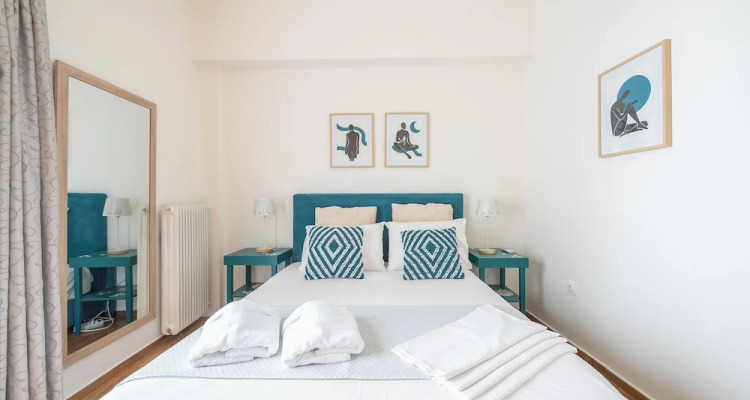 Quiet Embassy Suite by Cloudkeys