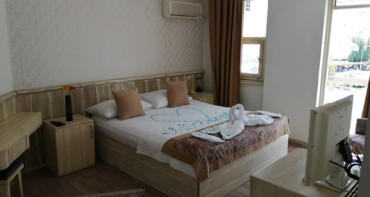 Lara Eyfel Hotel