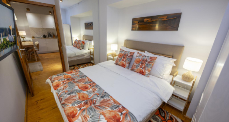 Flamingohaven | Chic & Renovated 1brwbalcony | Primespot