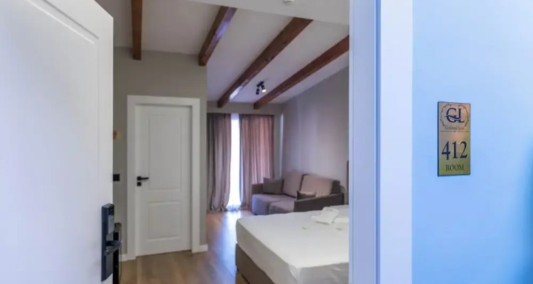 Golemi Lux Hotel