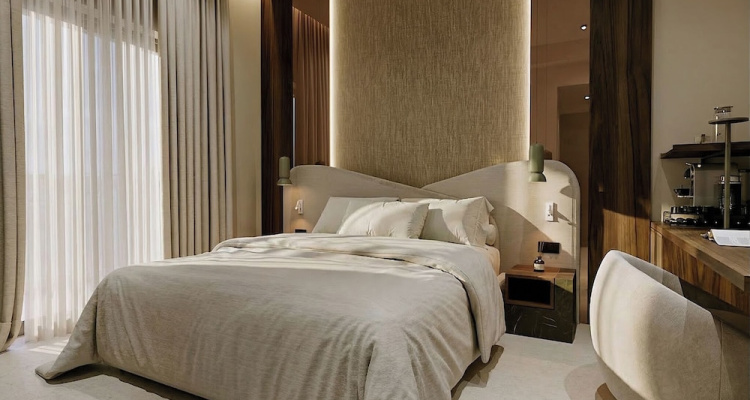 Nesean Plaza Hotel