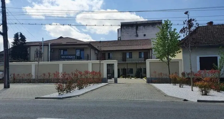 . Mystique Camere de Inchiriat