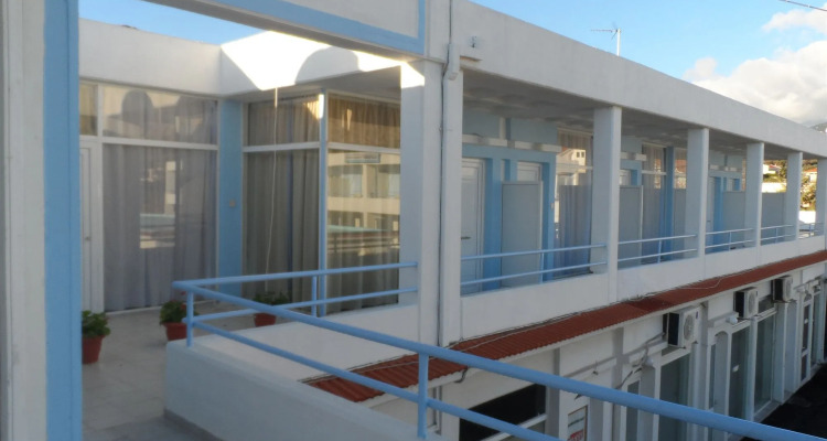 Seafront Studios & Apartments