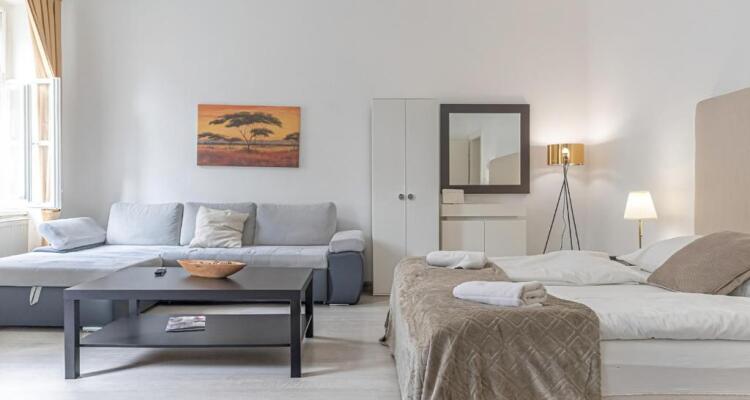 2 Pleasant Flats Perfect For Long Stays