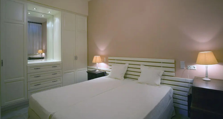 Sun-rock House by The Sea by Villarentalsgr