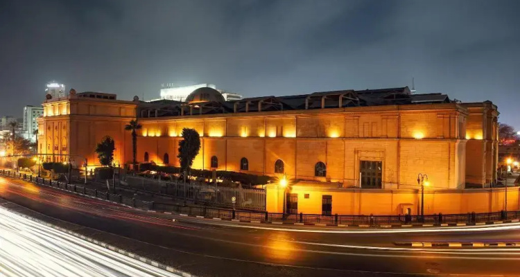 Tahrir Plaza Suites