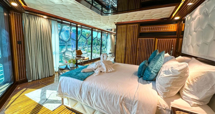 Orchid Overnight Superyacht