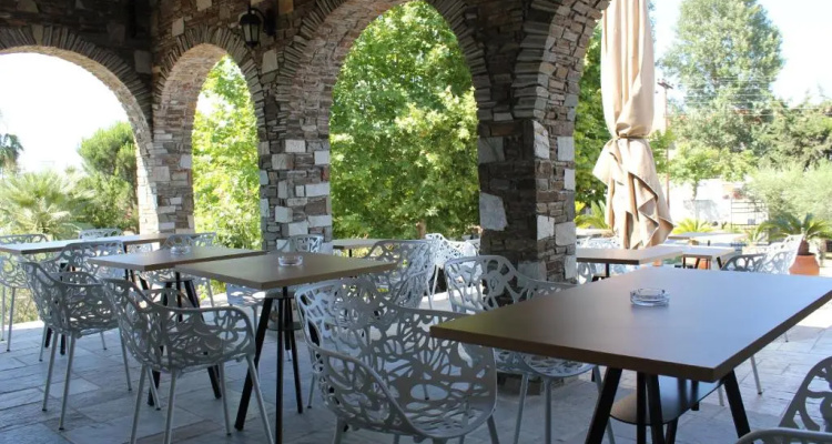Zeus Hotel