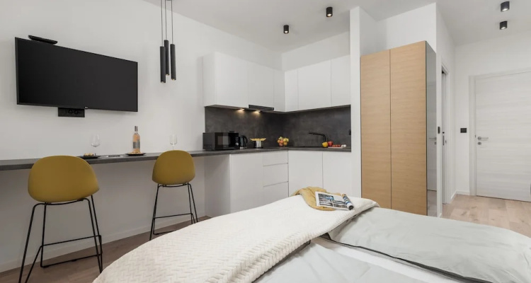 Deluxe Apartments & Rooms In The Center