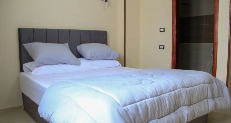 Pyramids Road Guest House