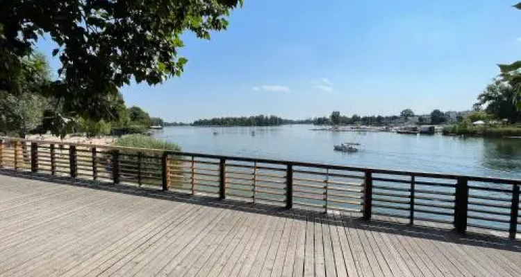 Modern Danube Apartment Vienna