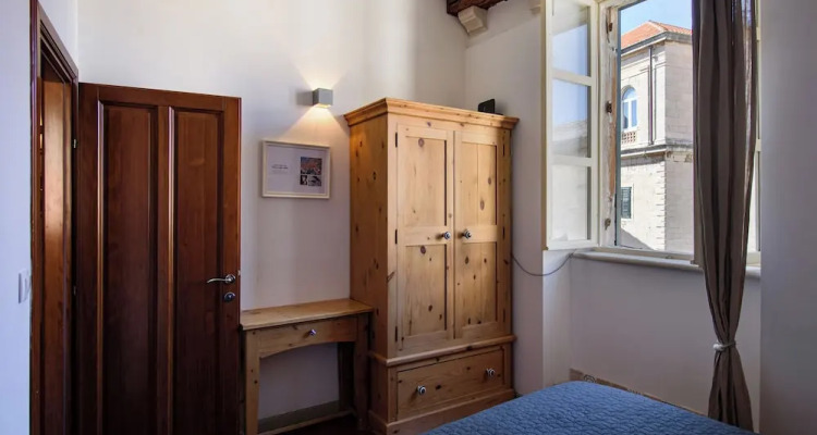 Cathedral Palace by Duhomes