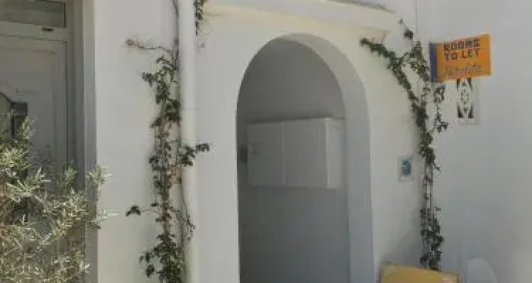 Nikoleta Studios & Rooms