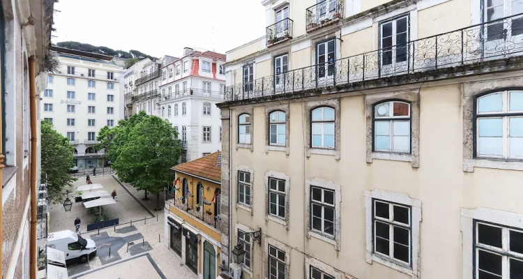 Lisbon Silver Flower