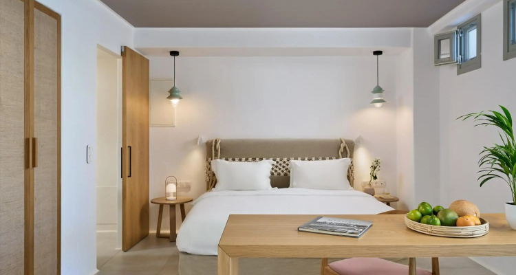 Adorno Beach Hotel & Suites