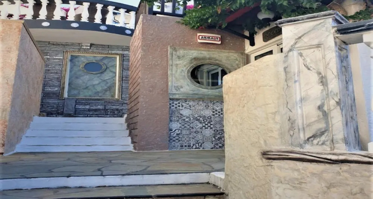 Hermes Korifi Suites