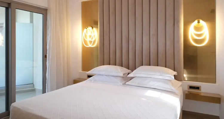 Golden Luxury Suites