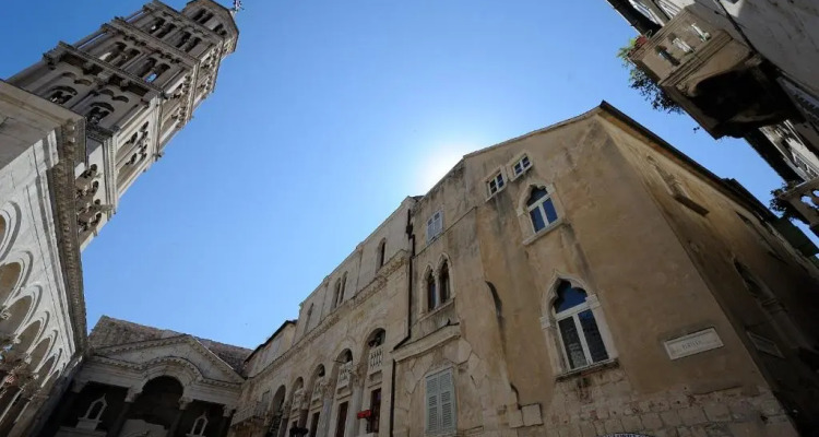 Desiderata Studio Apartment