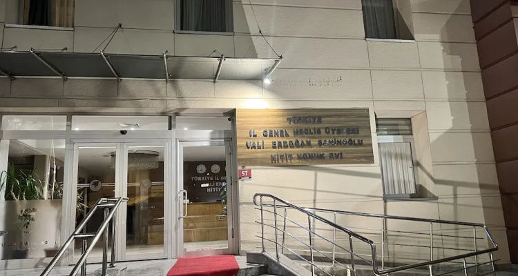 Vali Erdogan Konuk Evi Hitit Otel