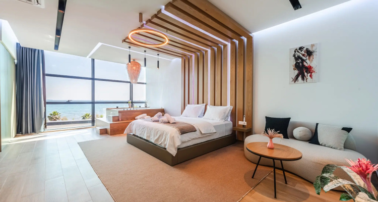 Marina Luxury Suites 101 Jacuzzi Apartments