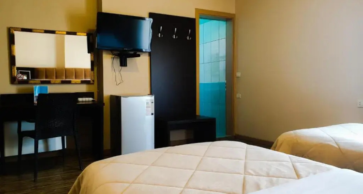 Nais Hotel