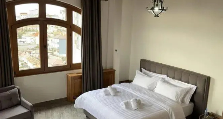 Kroi Hotel