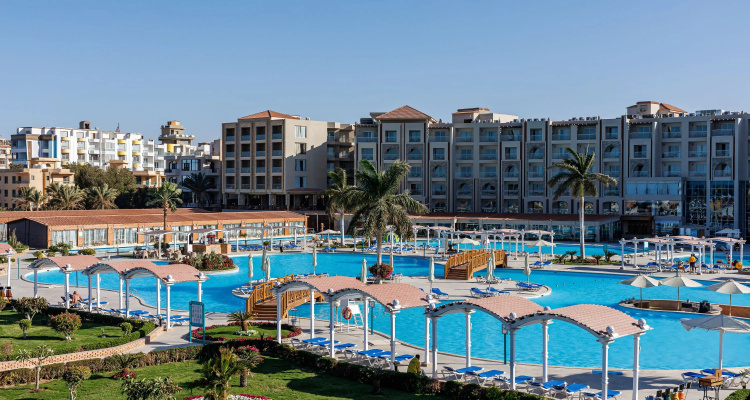 Solara Aqua Park Resort by Sunrise