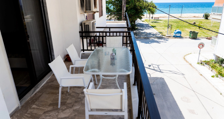 Zennova 6 Nea Plagia Beach Apartments