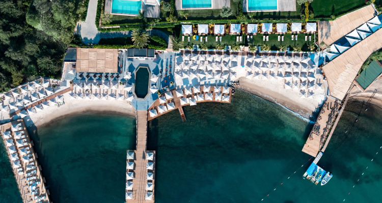 The Norm Collection Door'a