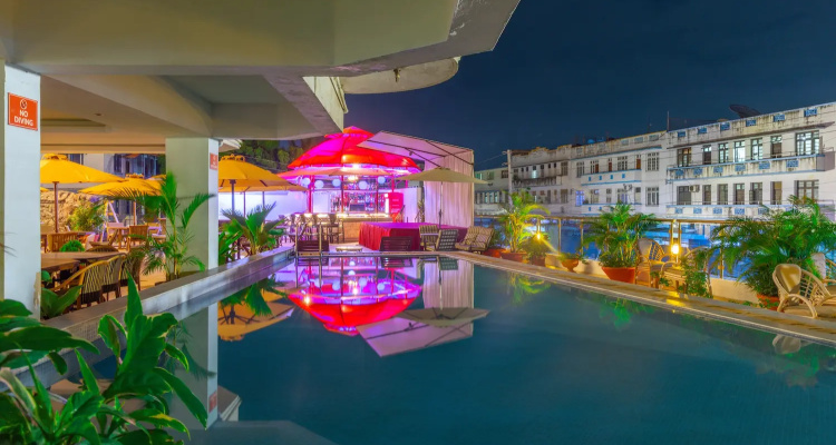 Sapphire Hotel