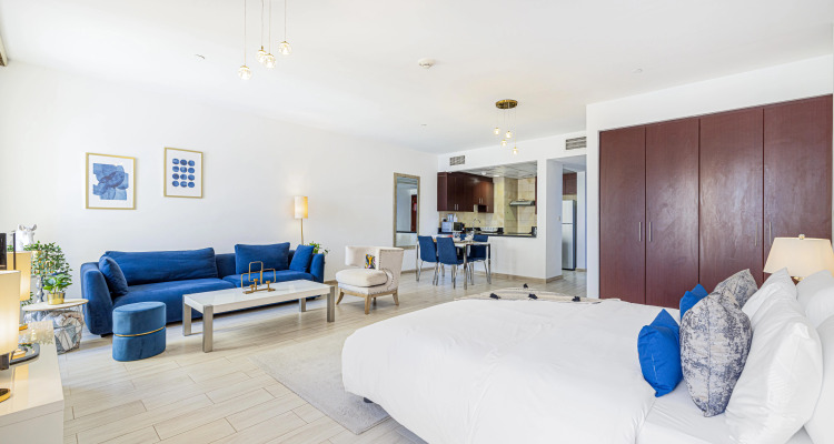 Sound Of The Waves In Jbr Apartments