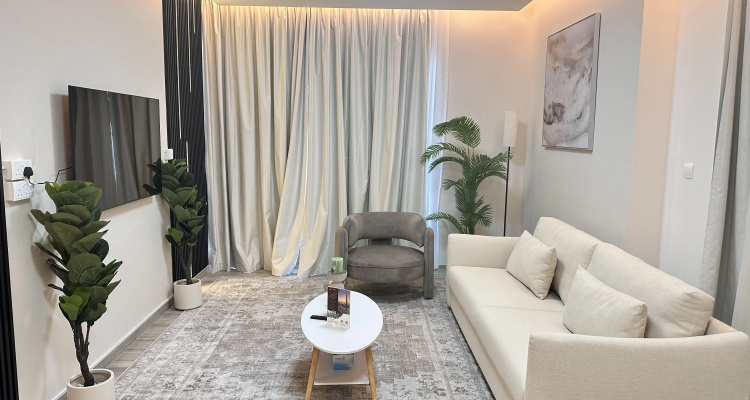 Vserve Modern Oasis: Canal & Burj Views Apartments