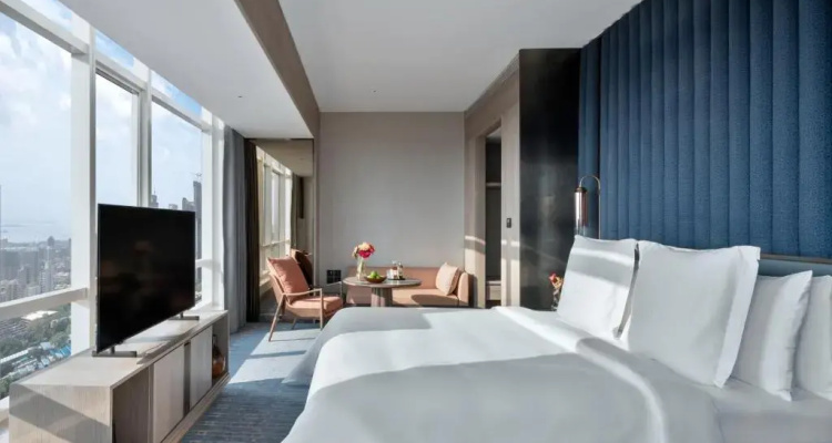 Four Seasons Hotel Mumbai — Four Seasons hotel
