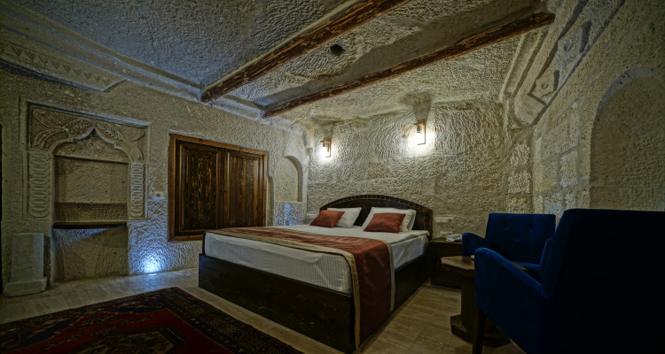 Castle Cave Hotel