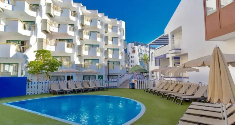 Playaolid Suites & Apartments