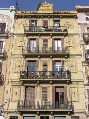 Clot MiraBarna Apartments — отель с удобствами в Барселоне