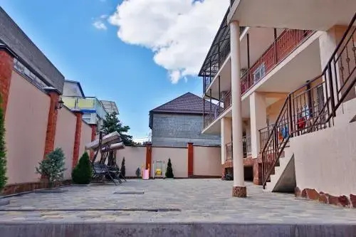 Zolotaya Loza Guest House — отель с удобствами в Геленджике