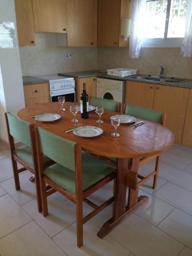 Villa Yvonne Paphos — комфортный отель в Пафос