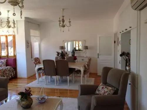 Side Villa Stonehouse — забронировать отель в Сиде