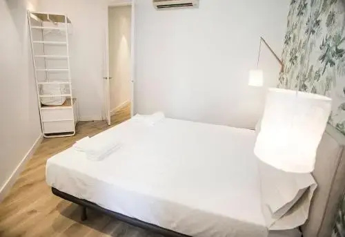 Цены на Homesearch Eixample в Барселоне
