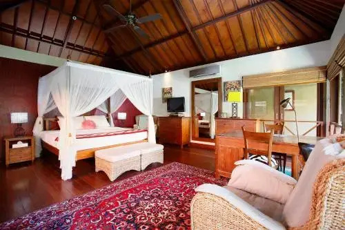 Villa San Sam — забронировать отель в Кута