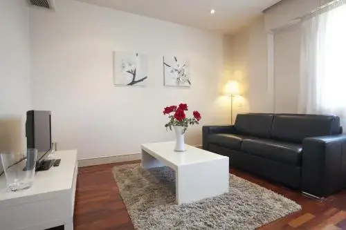 Tendency Apartments 5 — забронировать отель в Барселоне