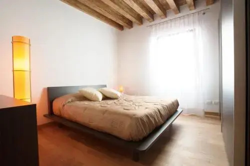 The Lions House APT2 — забронировать отель в Венеции