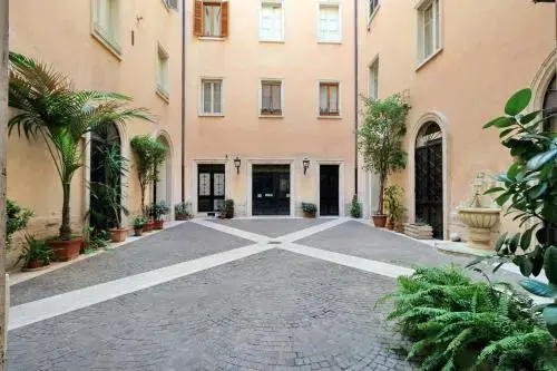 Ludovisi Scala C Inta A Halldis Apartment — комфортный отель в Риме