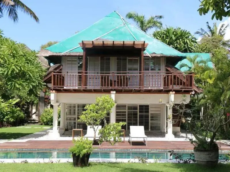 Exotic Beach Villa Alamanda — отель с удобным расположением в Кута
